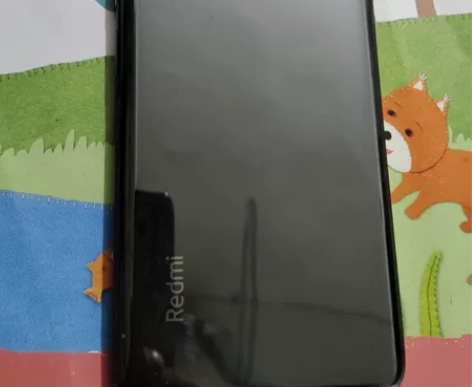 小米K40手机跟新手机差不多一点刮痕没有,...