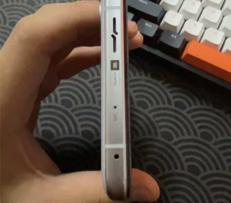 自己用的红米k40游戏增强版，满配12+2...