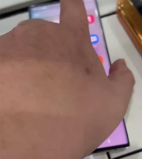 三星note10+ 12+256G一千多块...