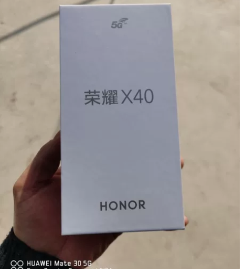 出一台荣耀X40全新未拆封的 感兴趣的话点...
