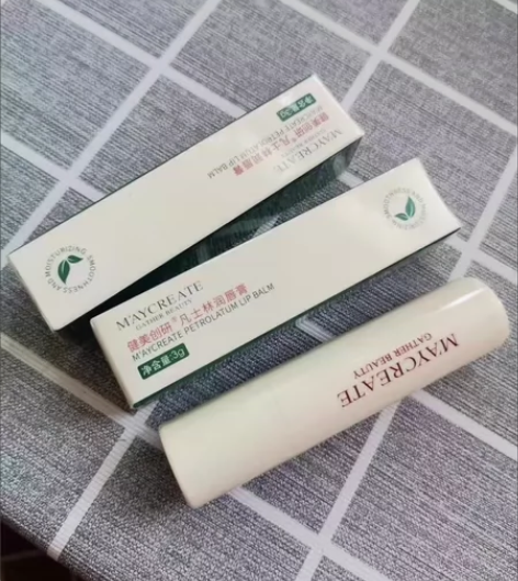 凡士林润唇膏3支 感兴趣的话点“我想要”和...