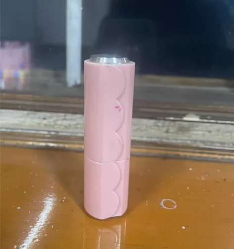 爱丽小屋 豆沙色口红 色号忘记了 适合春夏...