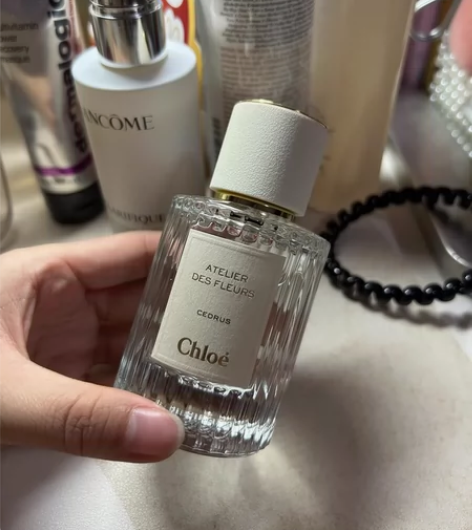 chloe寇依香水北国雪松50ml 余量如...