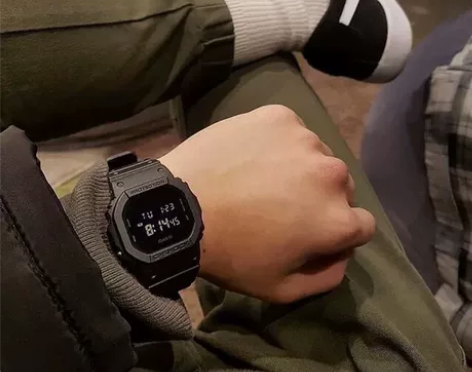 卡西欧G-SHOCK 20AW酷黑/纯白小...