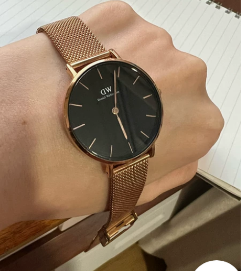 DW 女款 玫瑰金金属表带 黑色表盘 32...