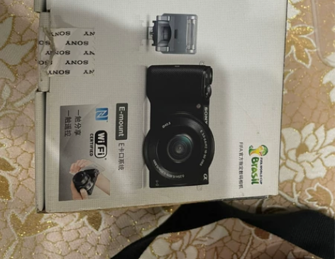 基本全新索尼微单 现在闲置了 不刀，谢谢