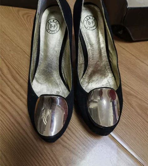 37号女鞋，防水台也高，不累 感兴趣的话点...