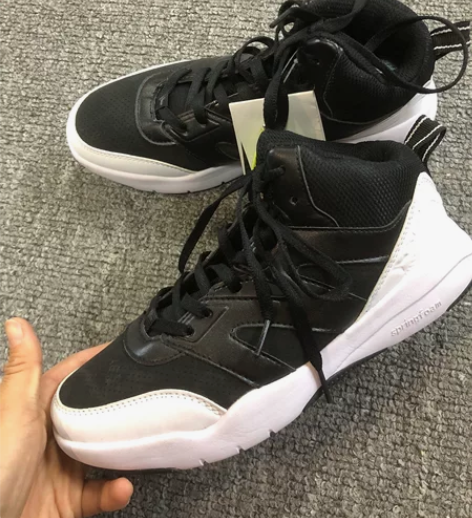 特步女版鞋高帮36 全新带吊牌无原盒 保证...