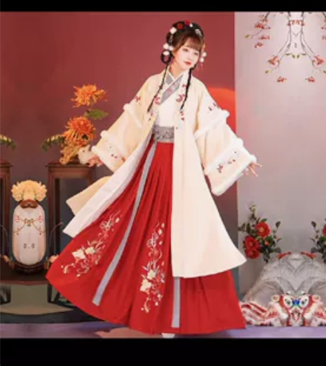 重庆花琦社500购入的茗月萱汉服如图一整套...