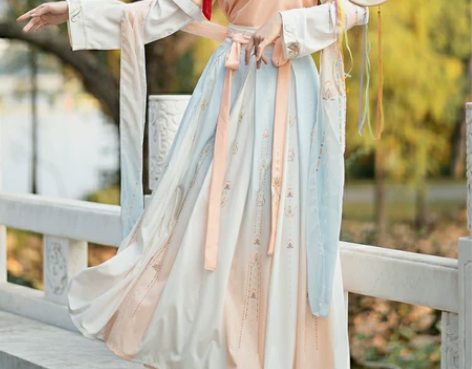 珍缕旗舰店 汉服坦领 坦领汉服M码 9新下...