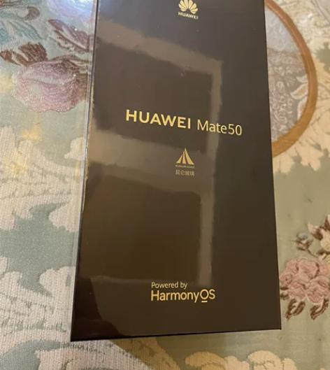 华为mate50，全新未拆封。256g曜金...