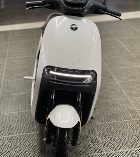20年九号e100 目前8000公里缓慢增...