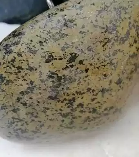 西藏藏玉药王石，7.7公斤，精品黄皮药王石...