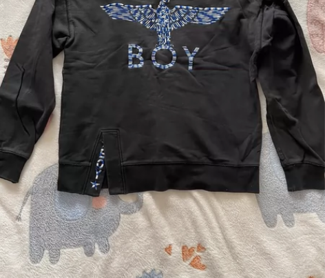 包邮！BOY刺绣卫衣S码！男！ 参考体重1...