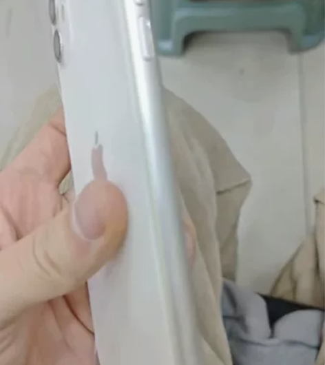 国行11 白色128电池80纯原不漏光，没...