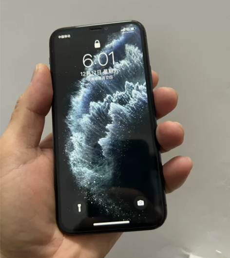 这台11pro256g，自用机，面容用不了...