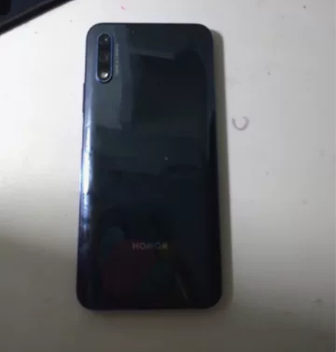 荣耀9x  6+64版本 换过后盖，换过屏...