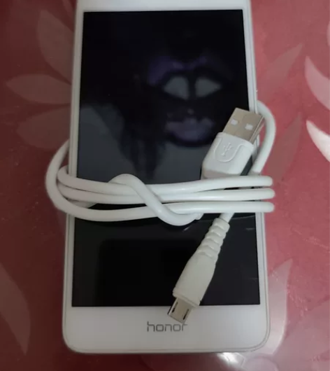 荣耀5c，内存3+32，有划痕，功能正常，...
