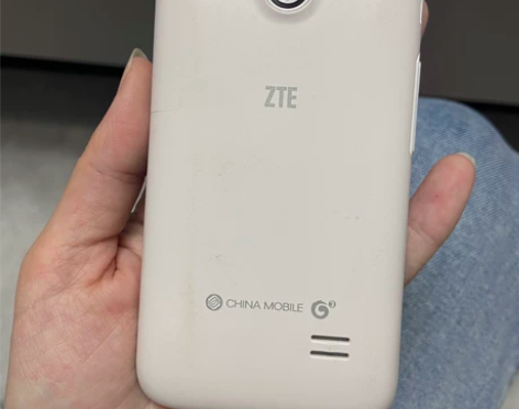 中兴手机，移动版，不知道型号不知道还能不能...