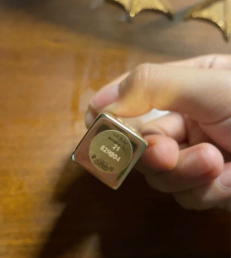 圣罗兰小金条红丝绒口红21，圣罗兰小金条红...