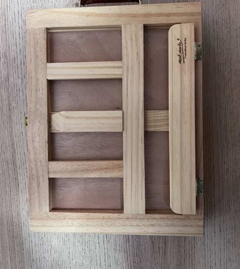 蒙玛特画架。可手提。 33cm*26cm。...