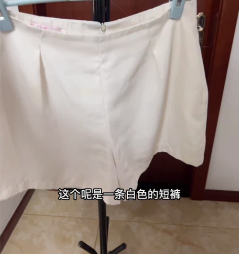 白色西装短裤女夏季新款休闲显瘦高腰a字薄款...