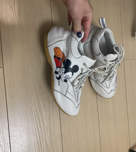 运动鞋，真皮材质，穿过二次，新旧如图，36...