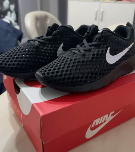 NIKE耐克全新正品中童运动鞋！ 带原鞋盒...