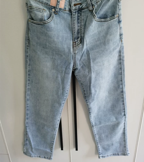 全新韩国品牌浅蓝色休闲牛仔裤 尺码L，腰围...