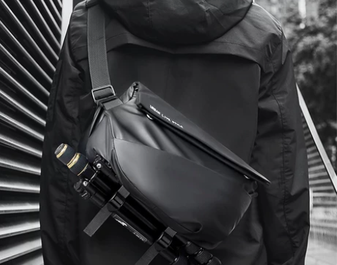 机能风邮差包男潮牌学生书包运动单肩包旅行背...