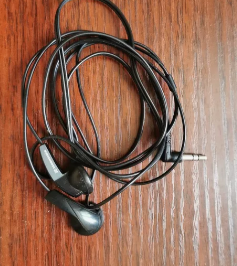 森海塞尔耳机mx170，单位发的，正常使用...