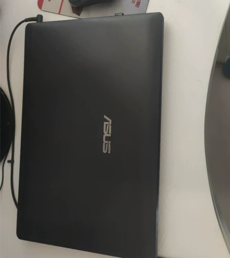 华硕笔记本K55DR 8-9成新 带买的时...