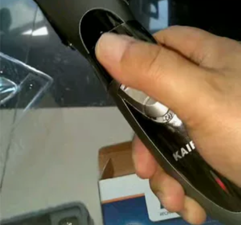 品牌电动充电式理发器。99新用的次数不多。...