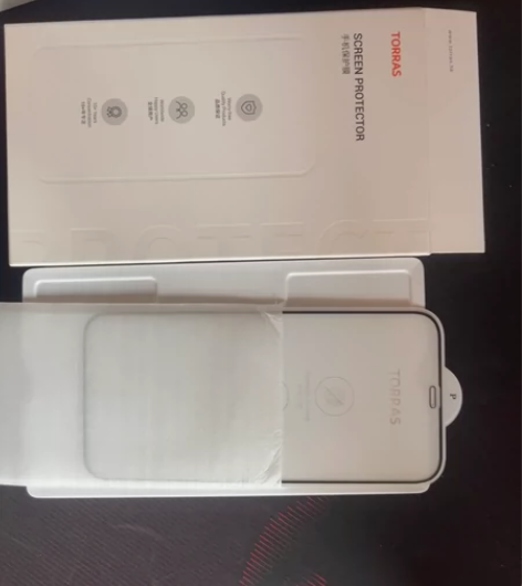 12 Pro Max图拉斯高清钢化膜一片。...