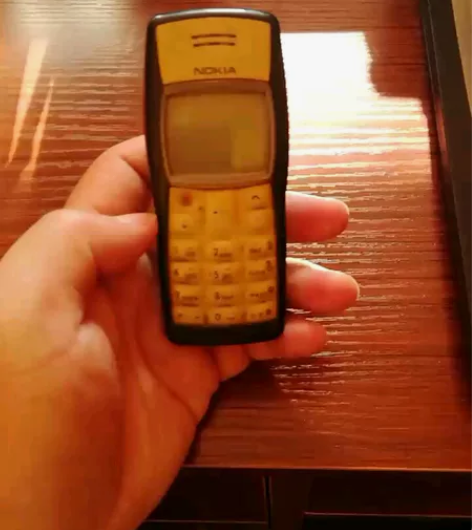 诺基亚1100在家闲置两部手机，一部正常使...