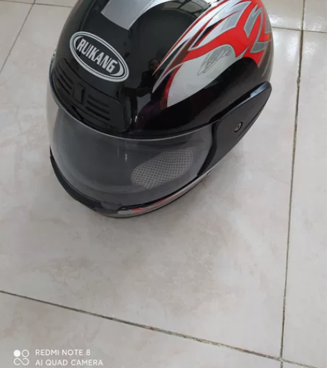 全新电动车头盔挡风披护膝一套，低价出售 感...