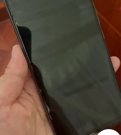 小米8se。   6+64g.内外屏爆了，...