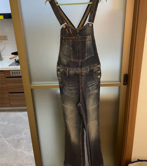 Levis背带牛仔裤，蓝色。质量超好，之前...