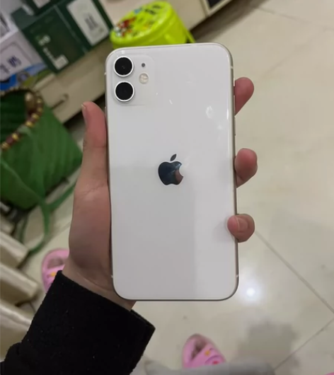 美版无锁苹果11 之前买来打游戏的 换了个...