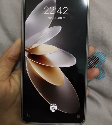 Vivo S16e 全新出特价 本人1.2...