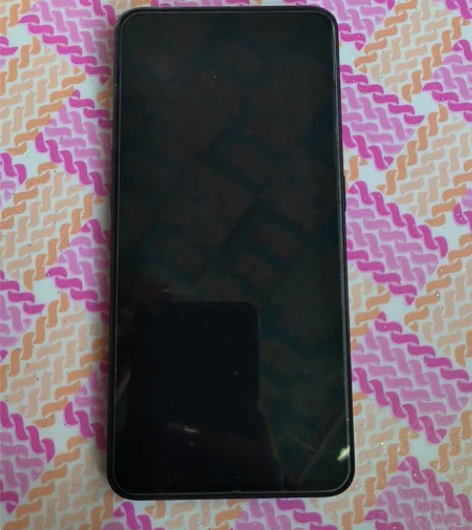 oppo  reno 使用正常  后屏碎了...