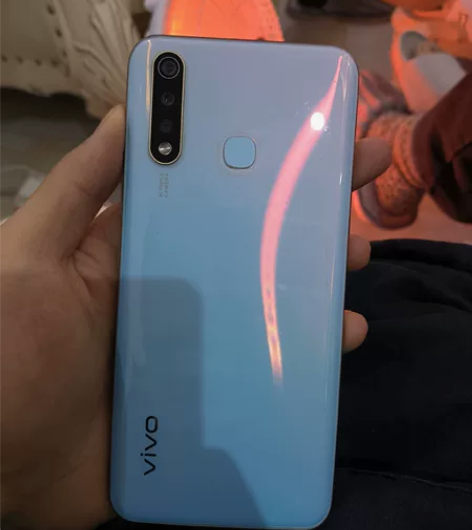 vivo u30 4+64  保护的好，膜...