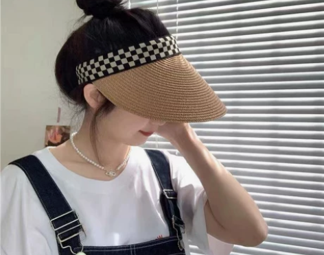 棋盘格针织草帽 拉菲空顶帽 感兴趣的话点“...