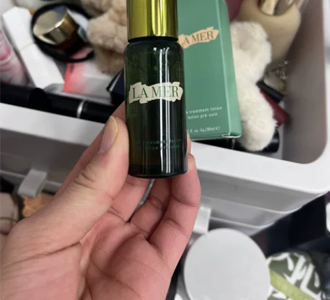 嘎嘎新海蓝精粹水30ml，无使用，专柜大礼...