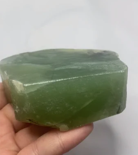 玉石原石，真玉，假一赔十，很绿，水头很好的...