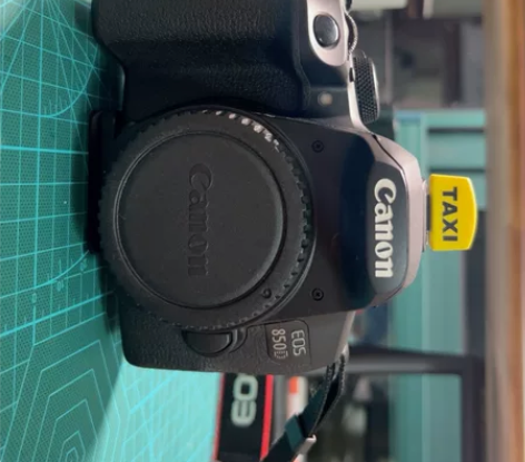 佳能850d 无划痕 看到的那些都是可以擦...