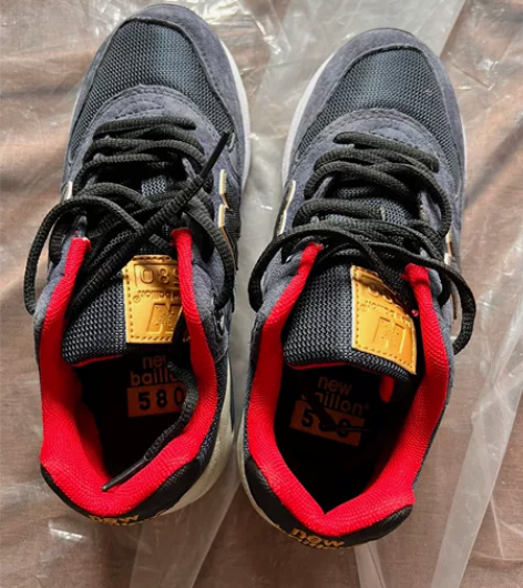 我妈买的FK新百伦运动鞋 36码的 她一次...