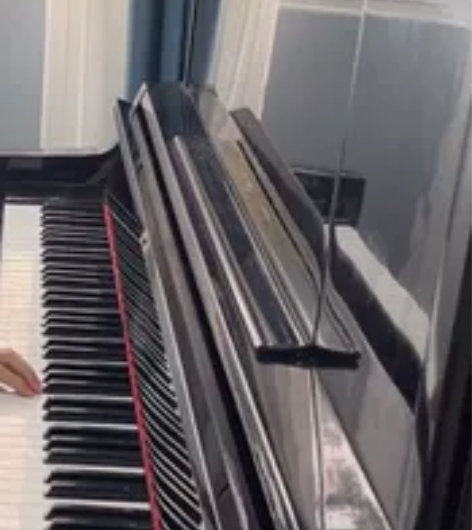 钢琴世正 大品牌 保养好 要做小孩房，钢琴...