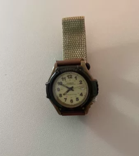 卡西欧森林人手表，表盘轻微划痕，其他一切没...