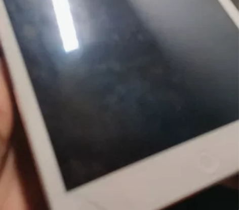 ipad mini2换过一次外屏,有部分脱...